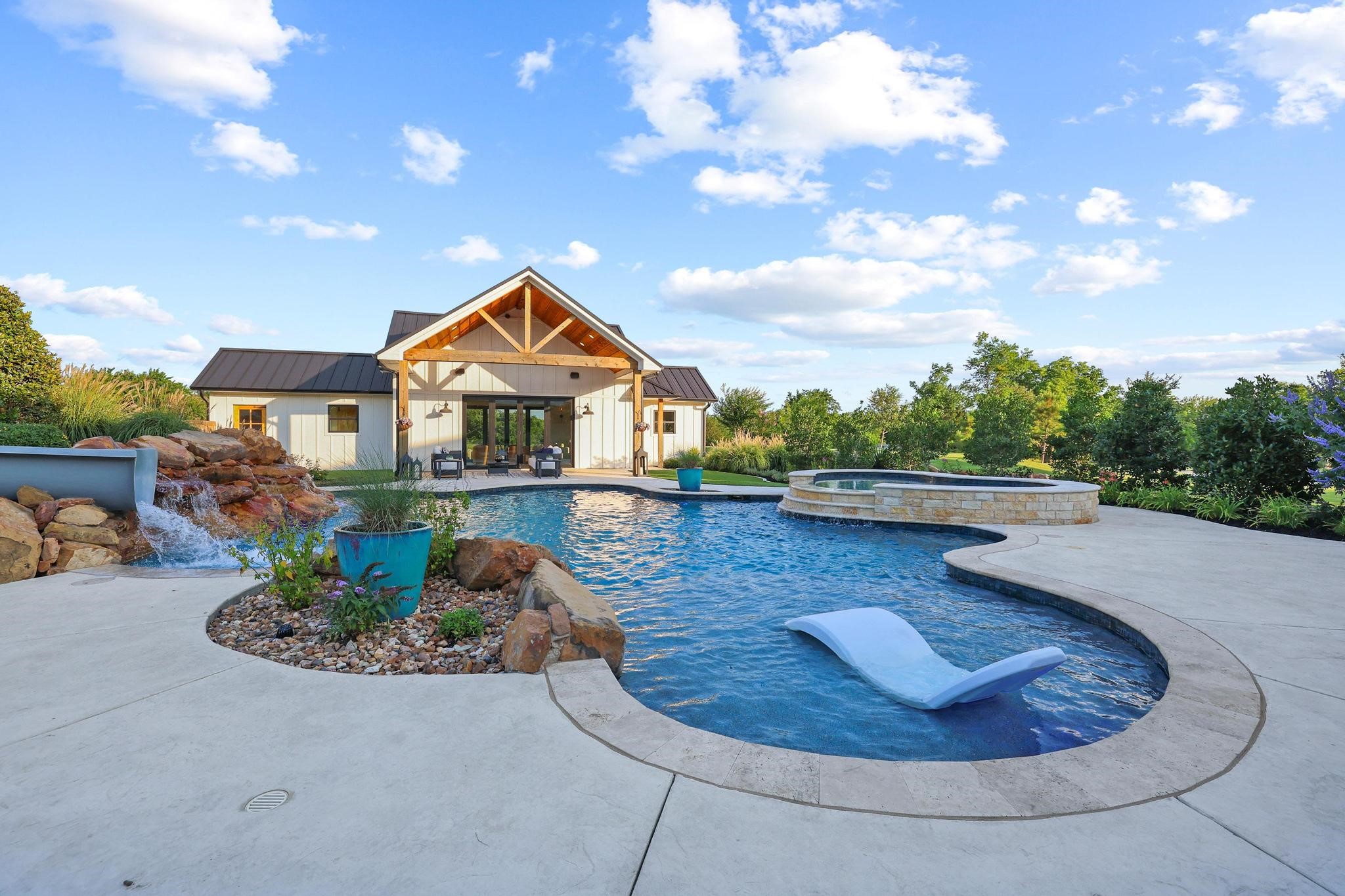 192 Mcclain Lane Pottsboro TX 75076