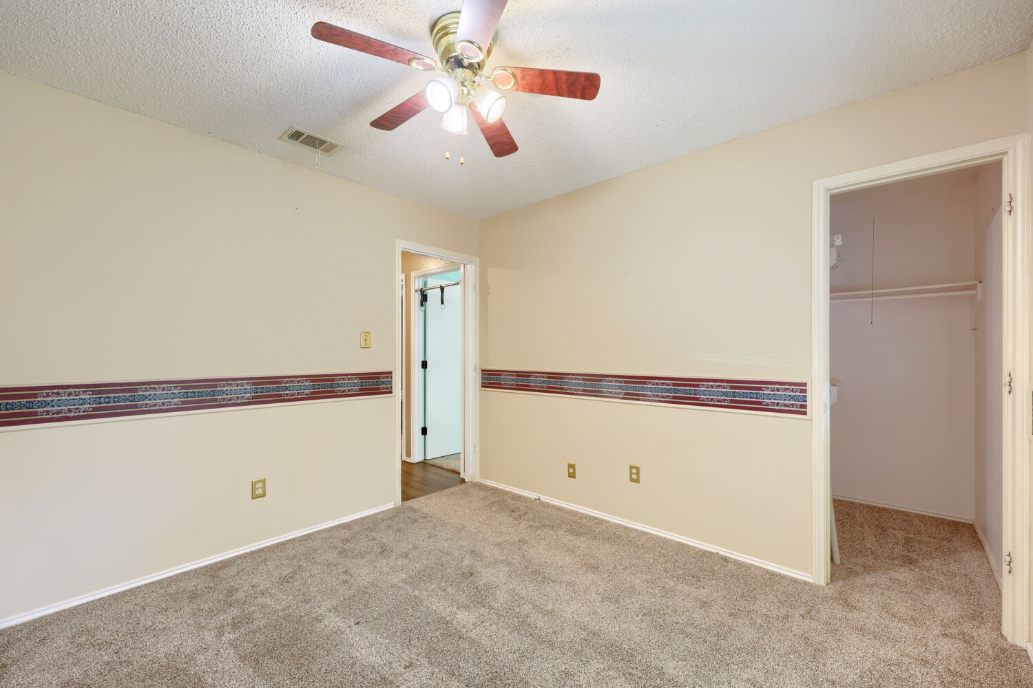 5901 Guildwood Drive Arlington TX 76017