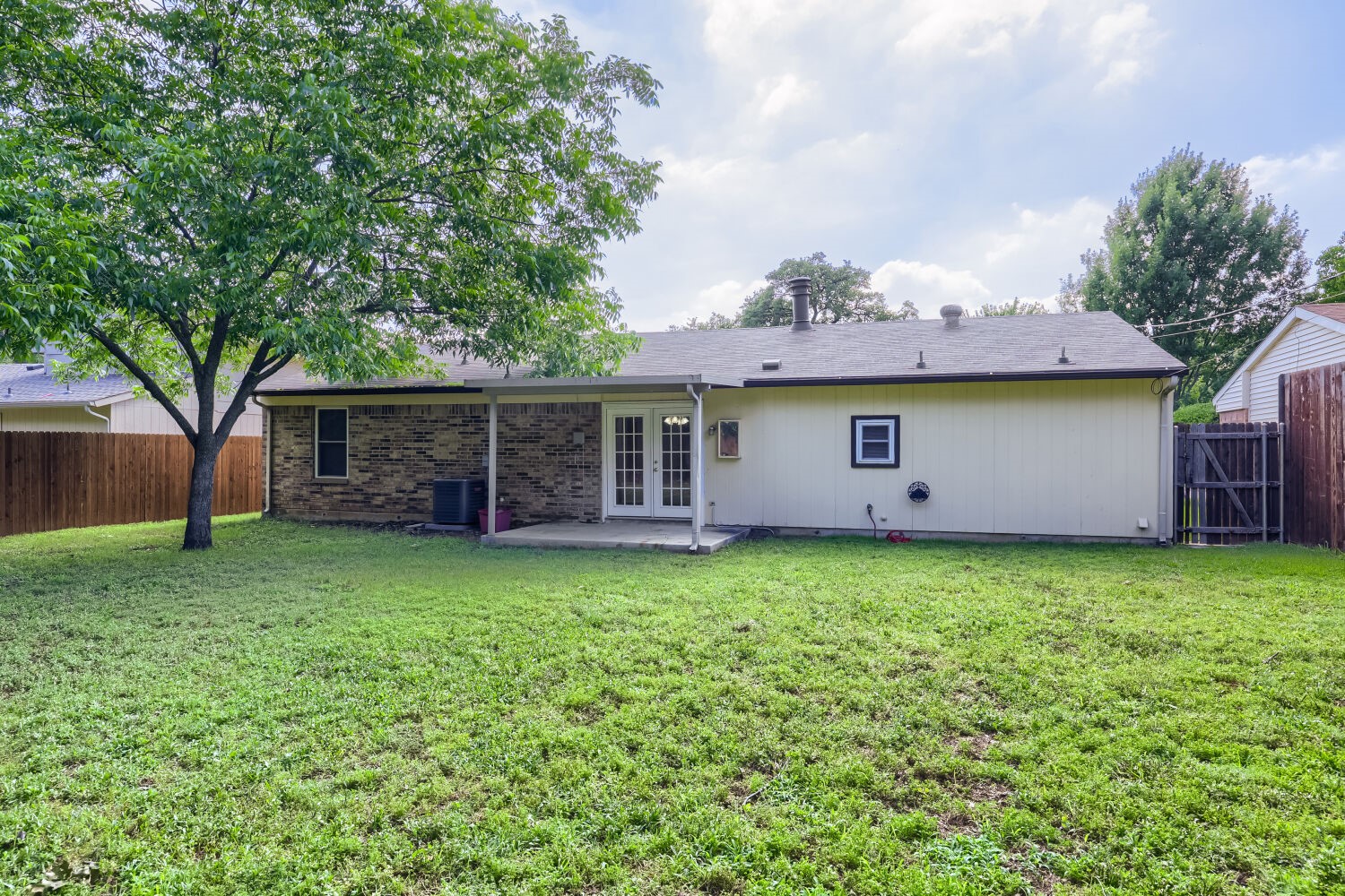 5901 Guildwood Drive Arlington TX 76017
