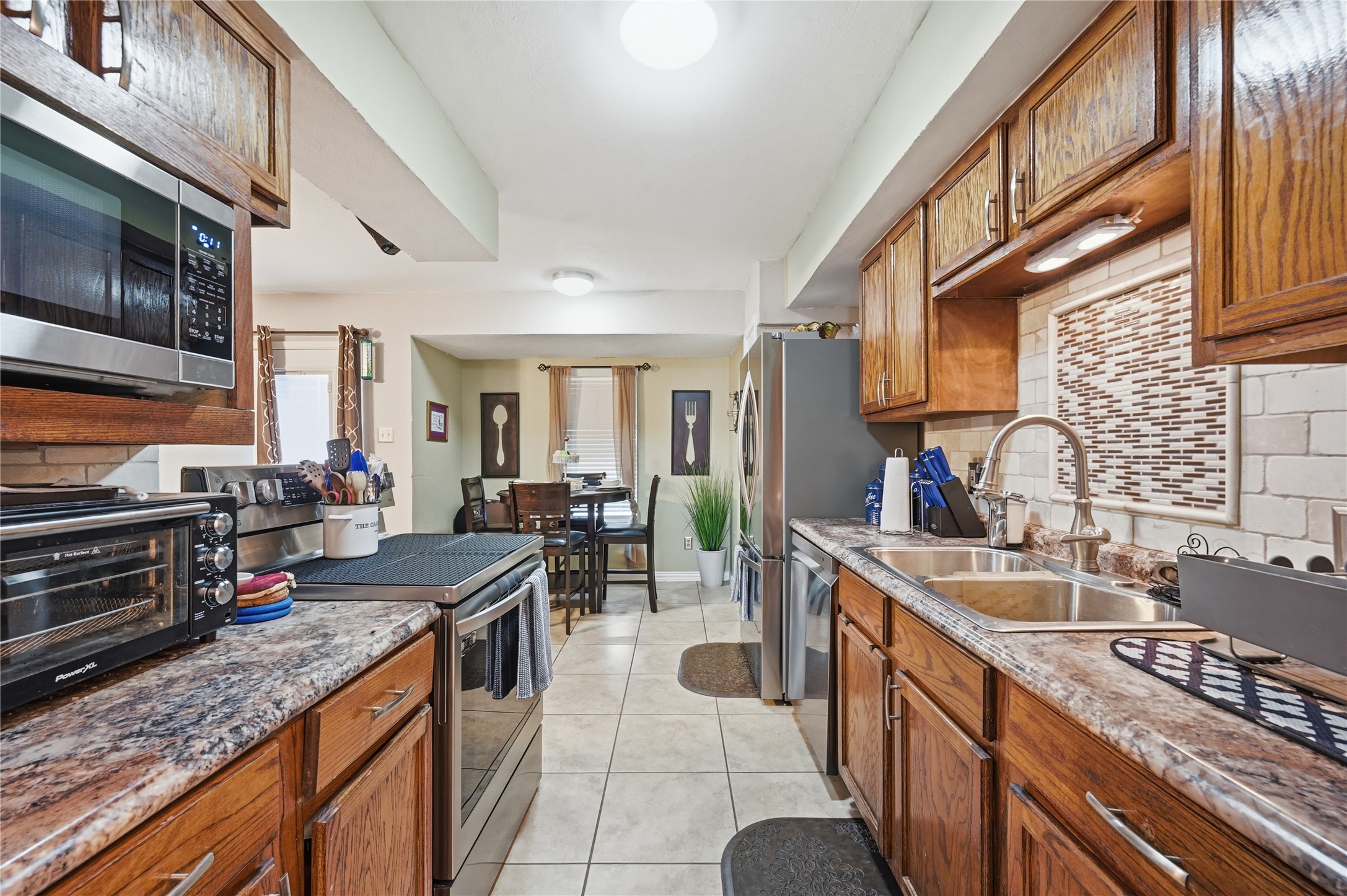 6805 Wagonet Road Forest Hill TX 76140