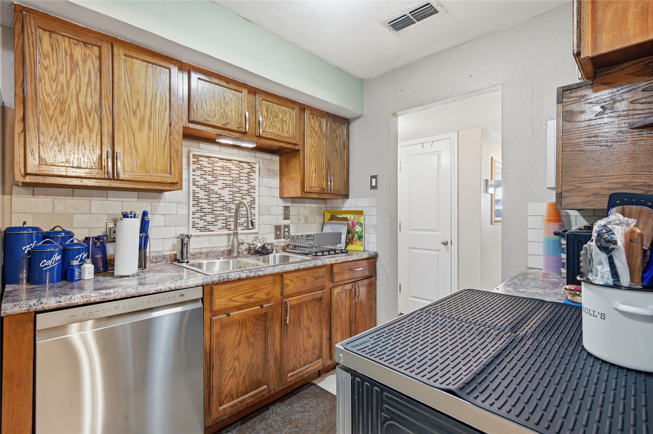 6805 Wagonet Road Forest Hill TX 76140