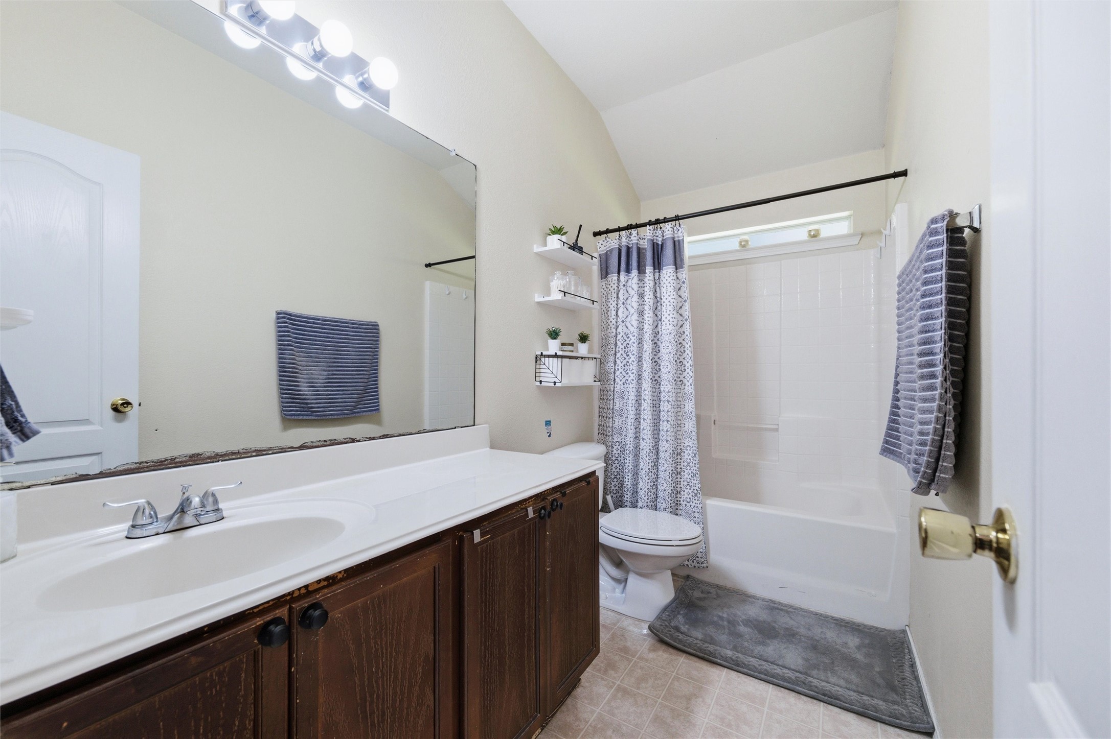 646 Tabasco Trail Arlington TX 76002