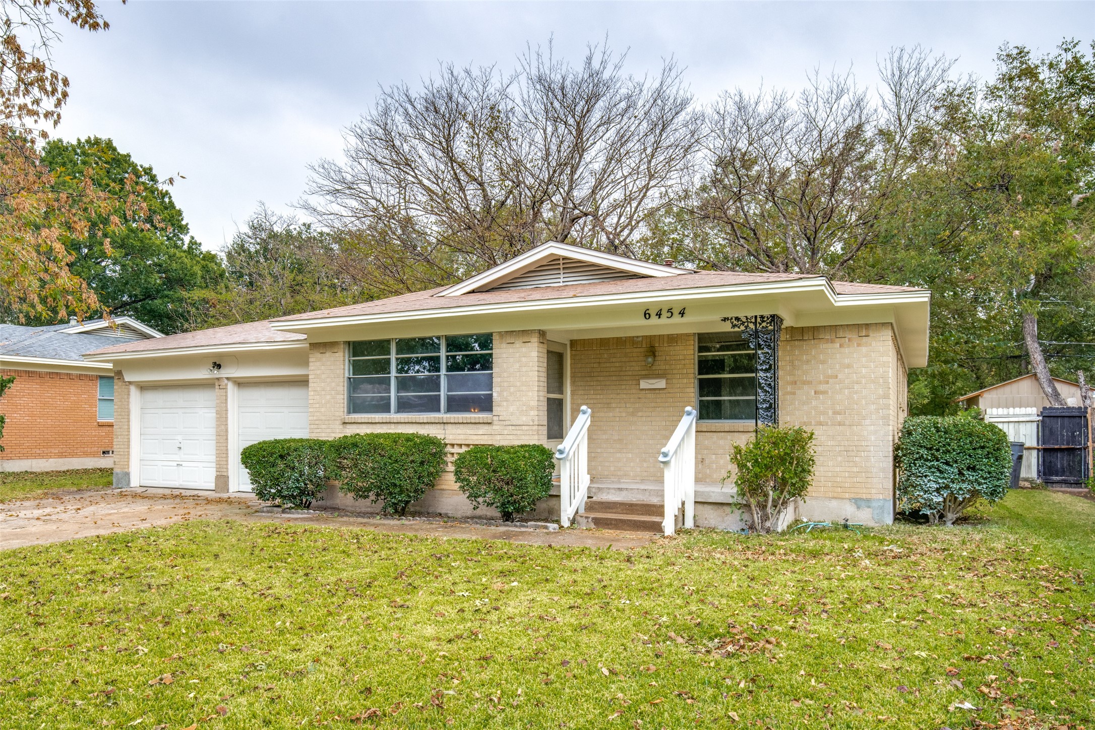 6454 Seco Boulevard Dallas TX 75217