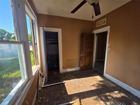 1100 E Walker Street Breckenridge TX 76424