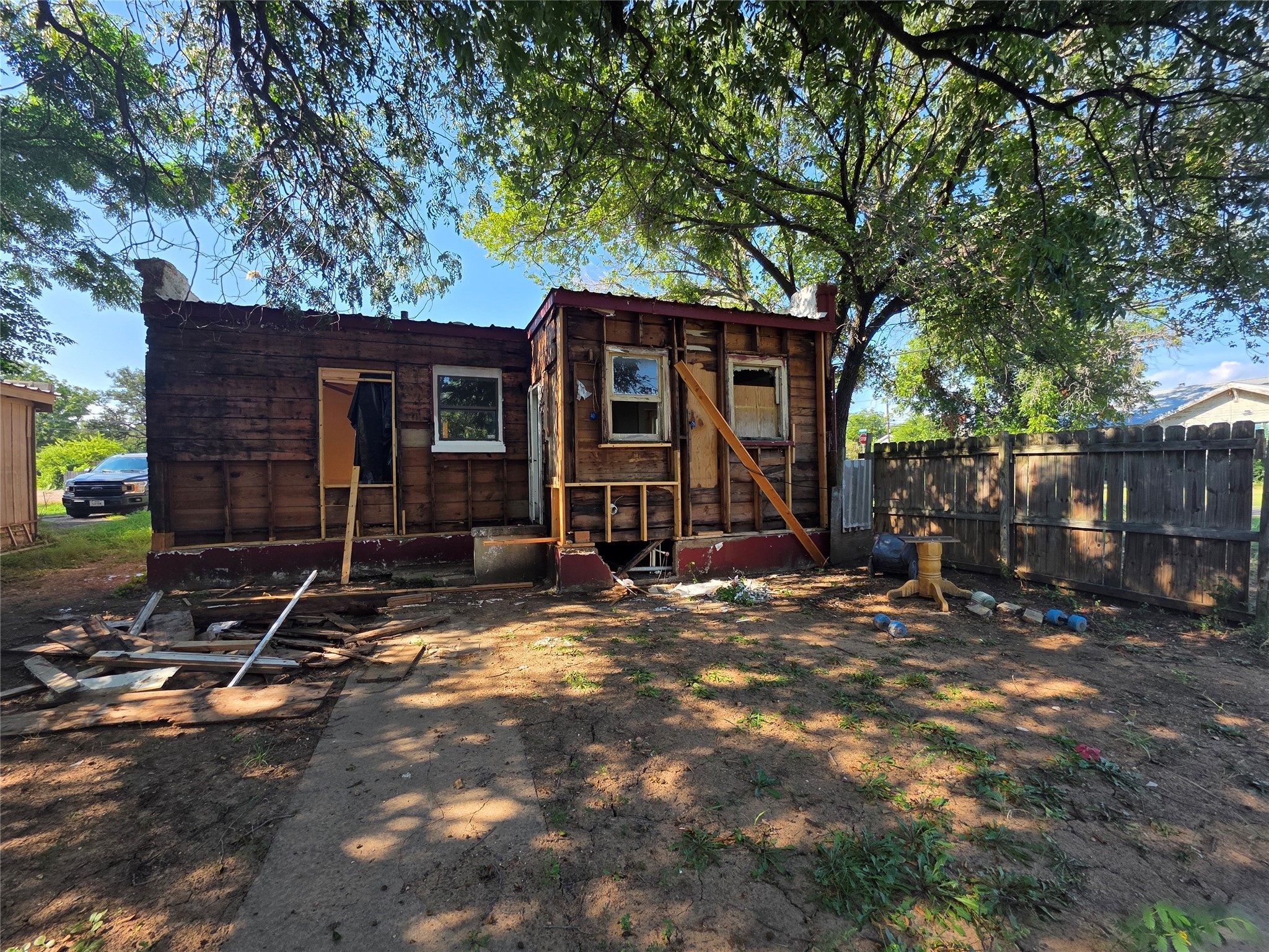 1100 E Walker Street Breckenridge TX 76424
