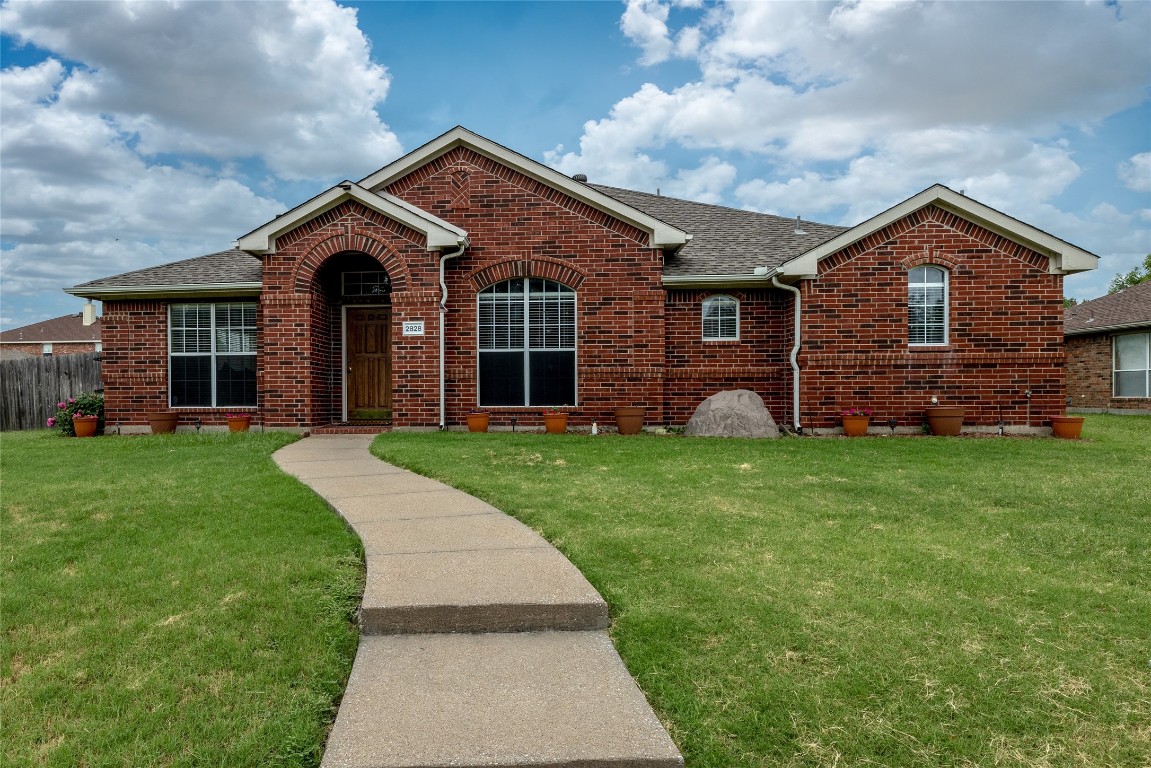 2828 Preston Creek Mesquite TX 75181