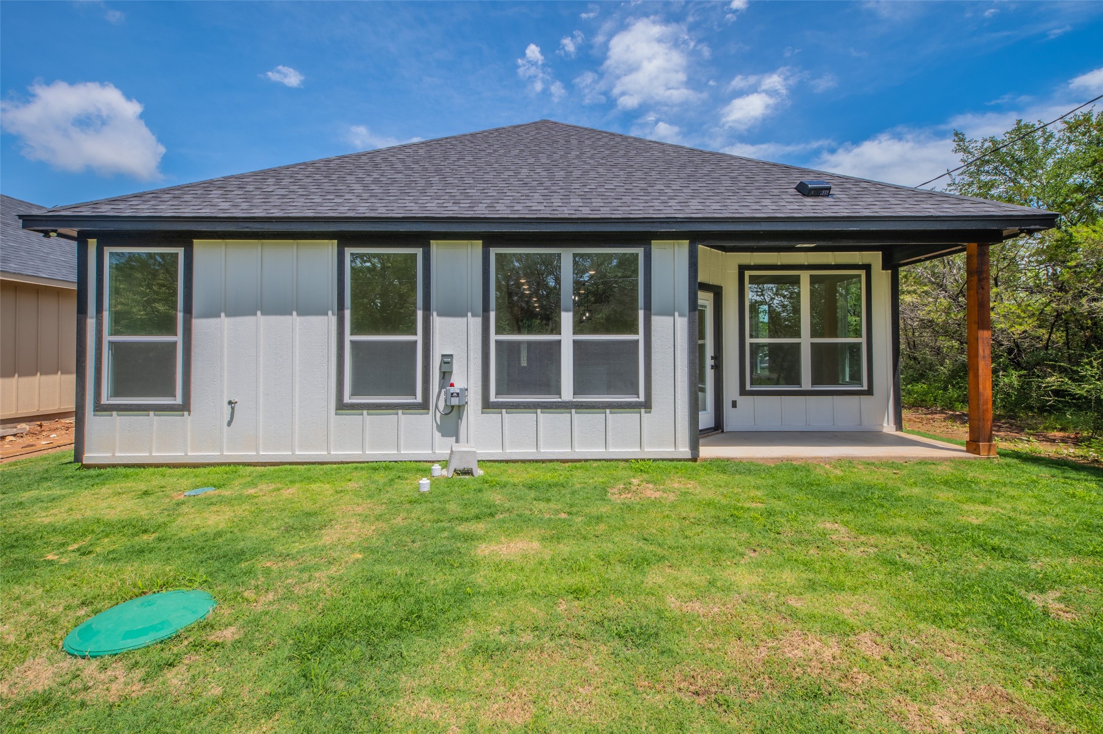 2719 Sycamore Court Granbury TX 76048