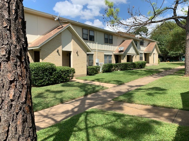 1905 W Morton Street Denison TX 75020