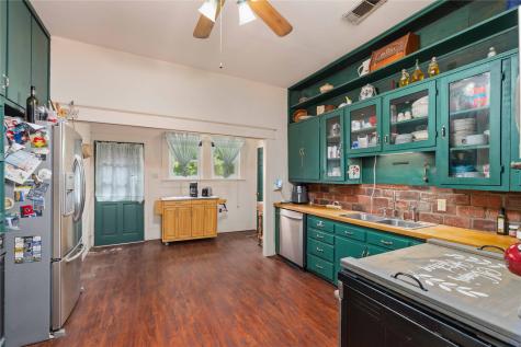 701 4th Street Goldthwaite TX 76844