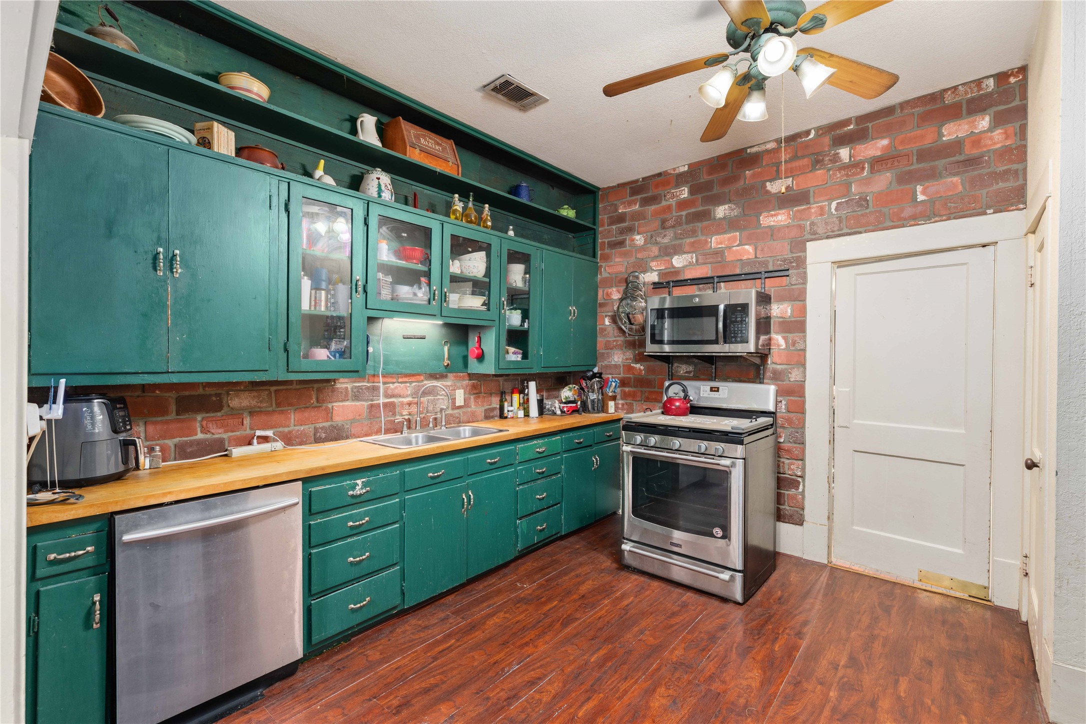 701 4th Street Goldthwaite TX 76844