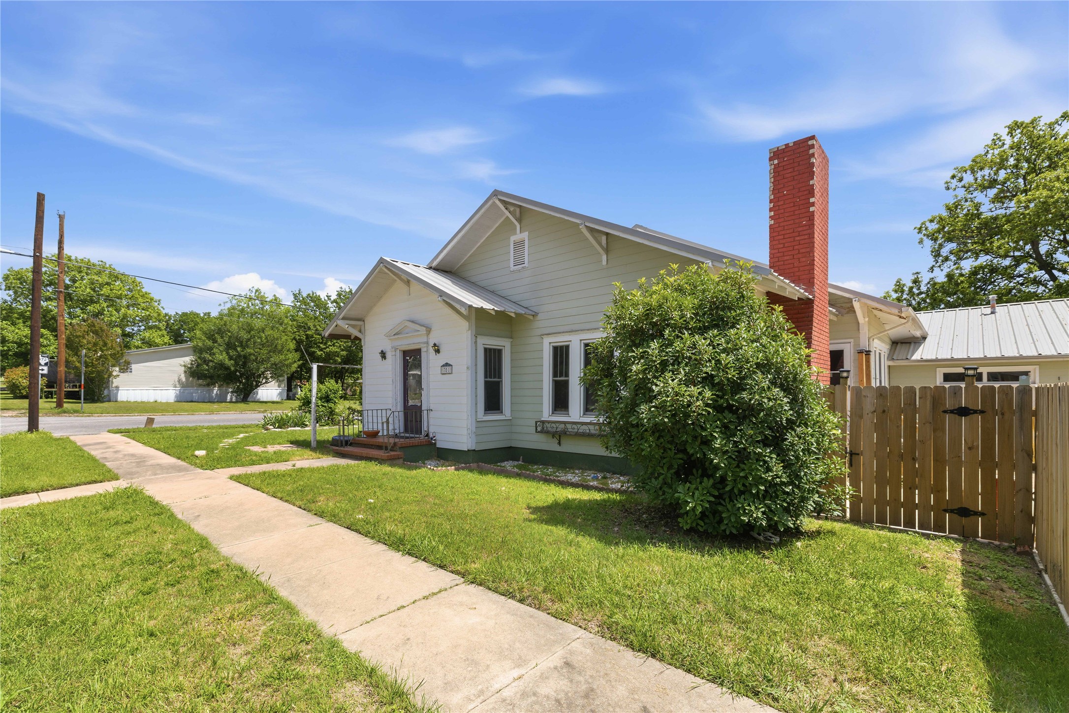 701 4th Street Goldthwaite TX 76844
