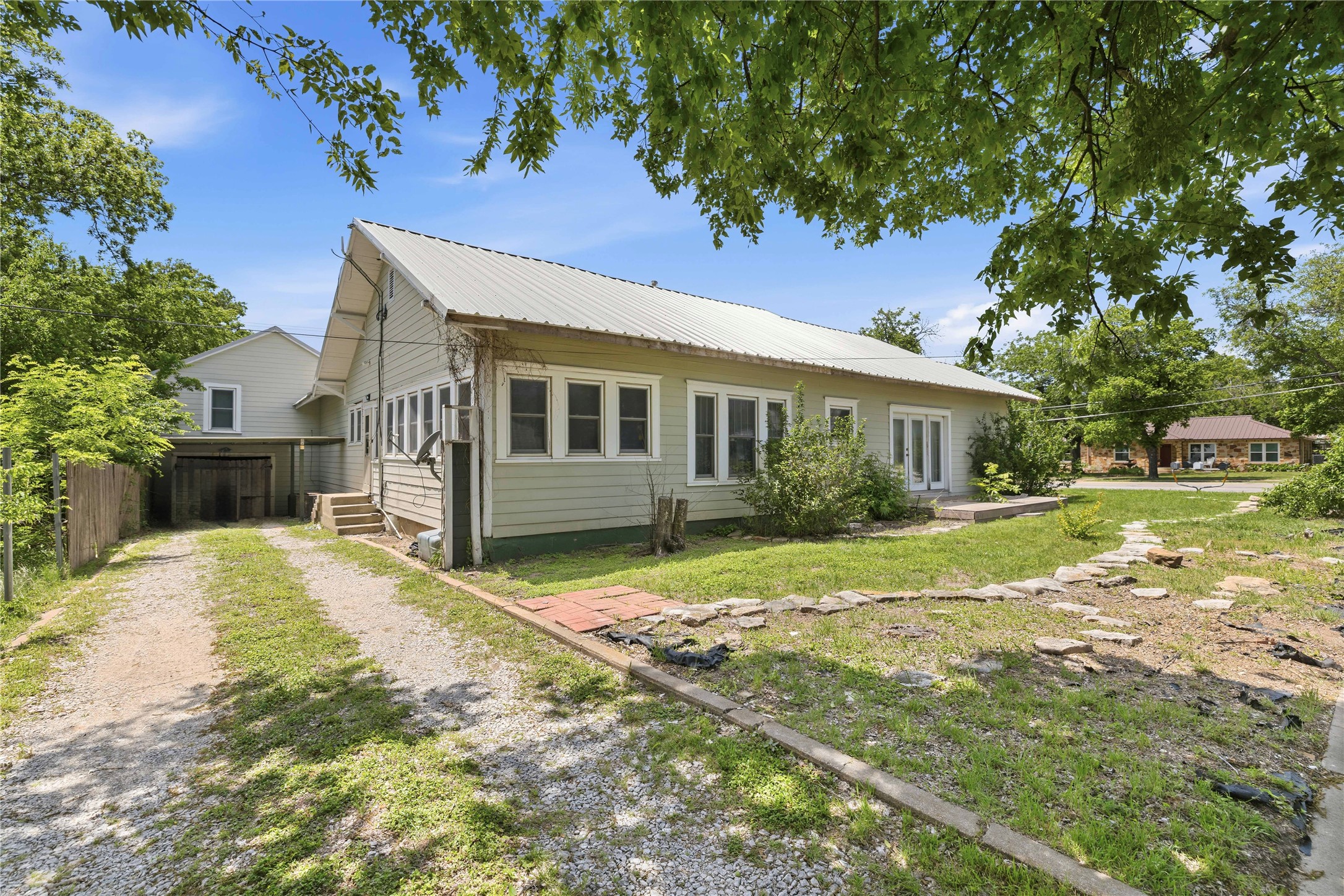 701 4th Street Goldthwaite TX 76844