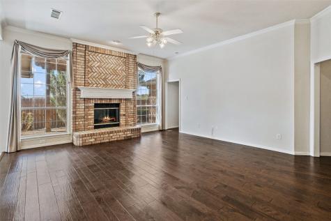 2705 Crystal Glenn Circle Hurst TX 76054