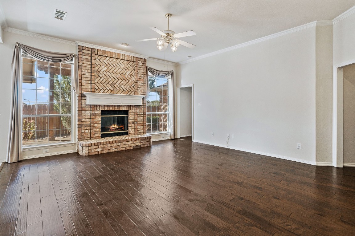 2705 Crystal Glenn Circle Hurst TX 76054