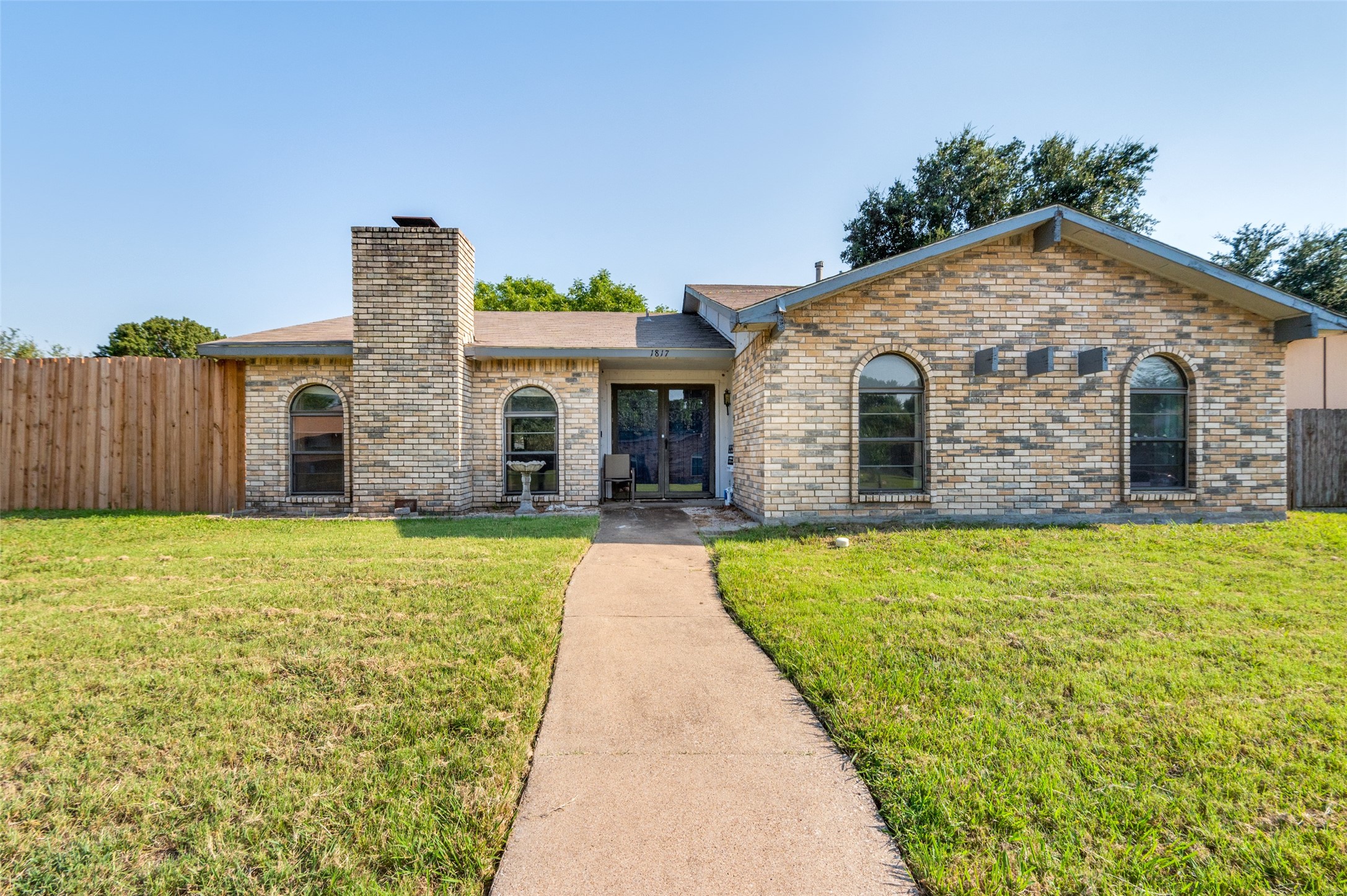 1817 Chisholm Trail Grand Prairie TX 75052