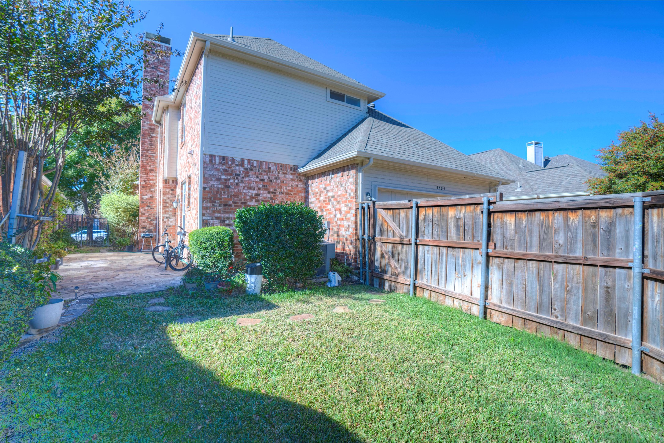 9504 Rodeo Drive Irving TX 75063