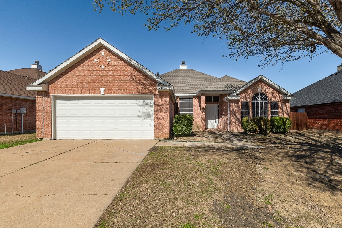 211 Fort Edward Drive Arlington TX 76002