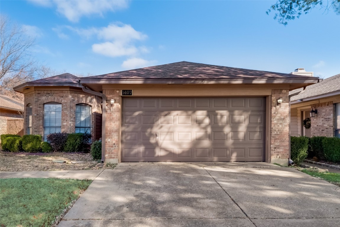 1407 Boardwalk Street Arlington TX 76011