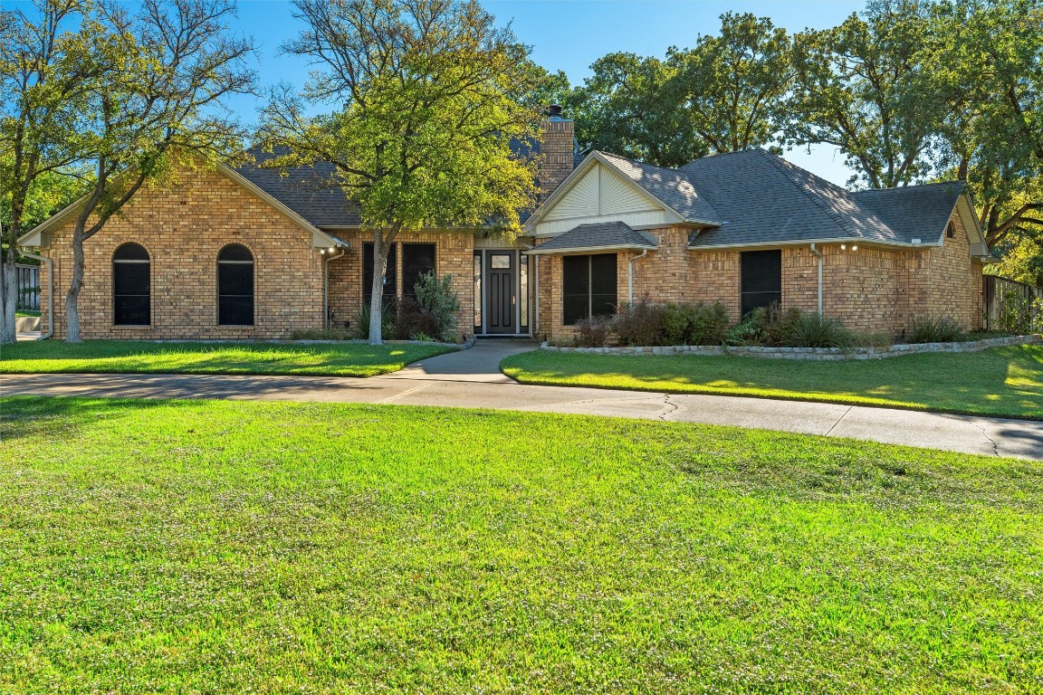 718 Shady Creek Drive Kennedale TX 76060