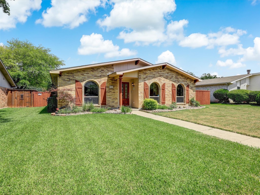 8515 Londonderry Lane Dallas TX 75228