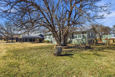 126 4th Street Tuscola TX 79562