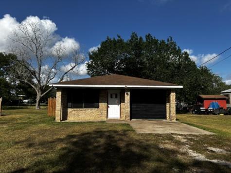 122 Rosa Street Edna TX 77957