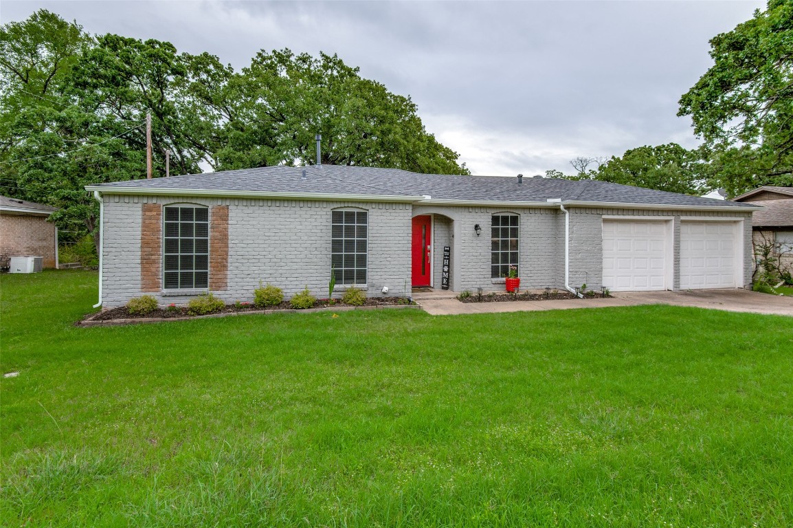 816 Wade Drive Bedford TX 76022
