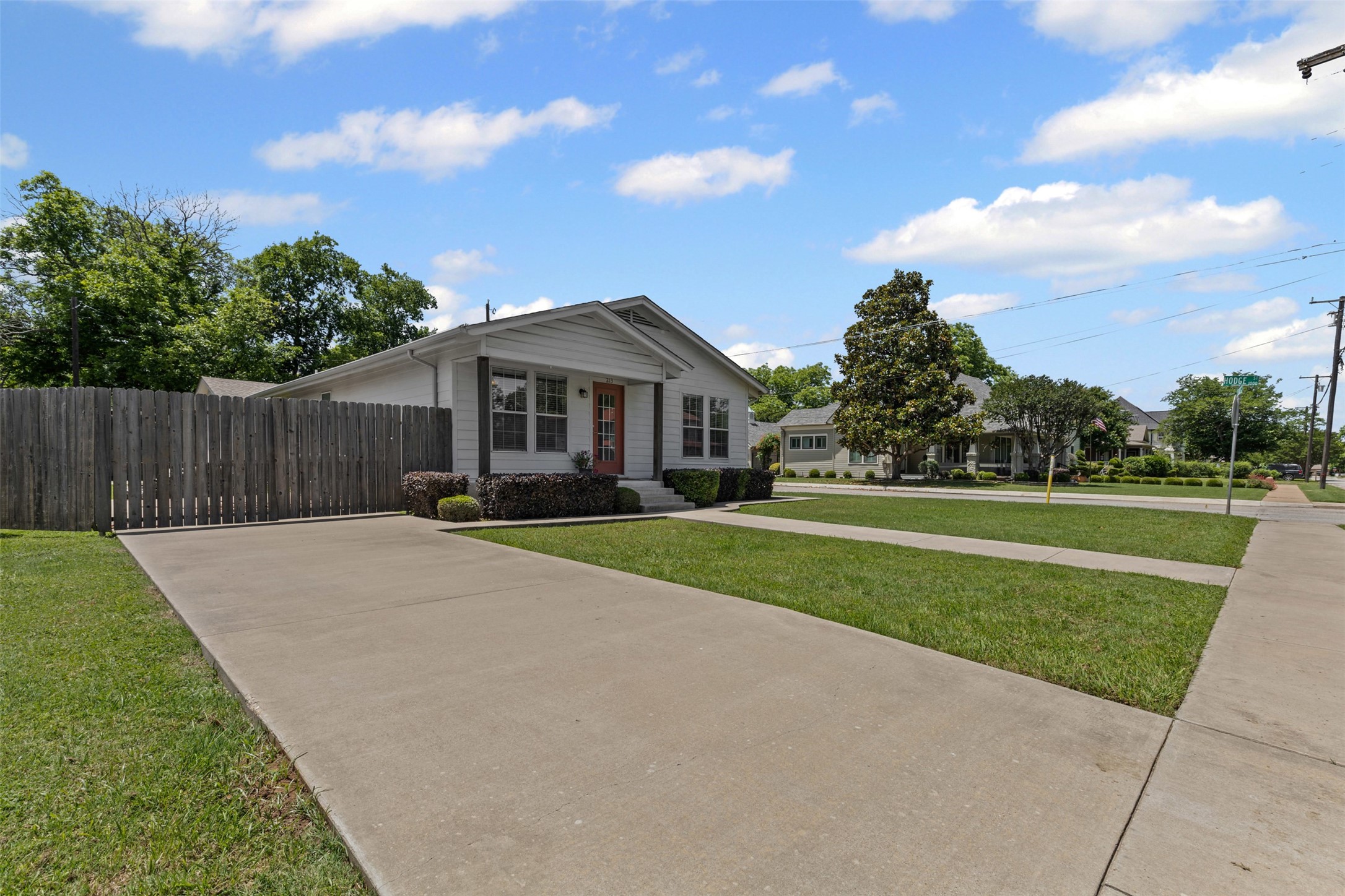 213 N Pendell Avenue Cleburne TX 76033