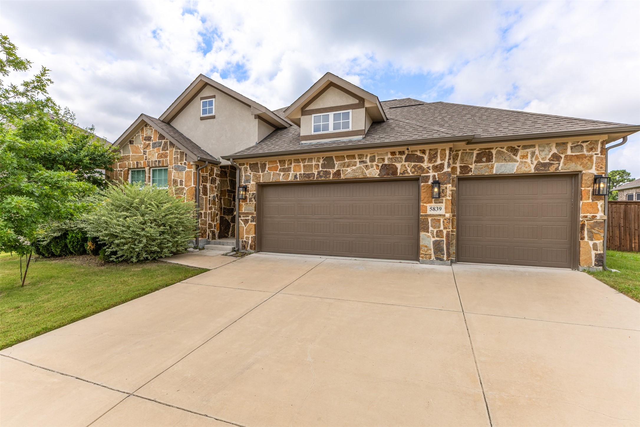 5839 Heatherwood Drive Sachse TX 75048