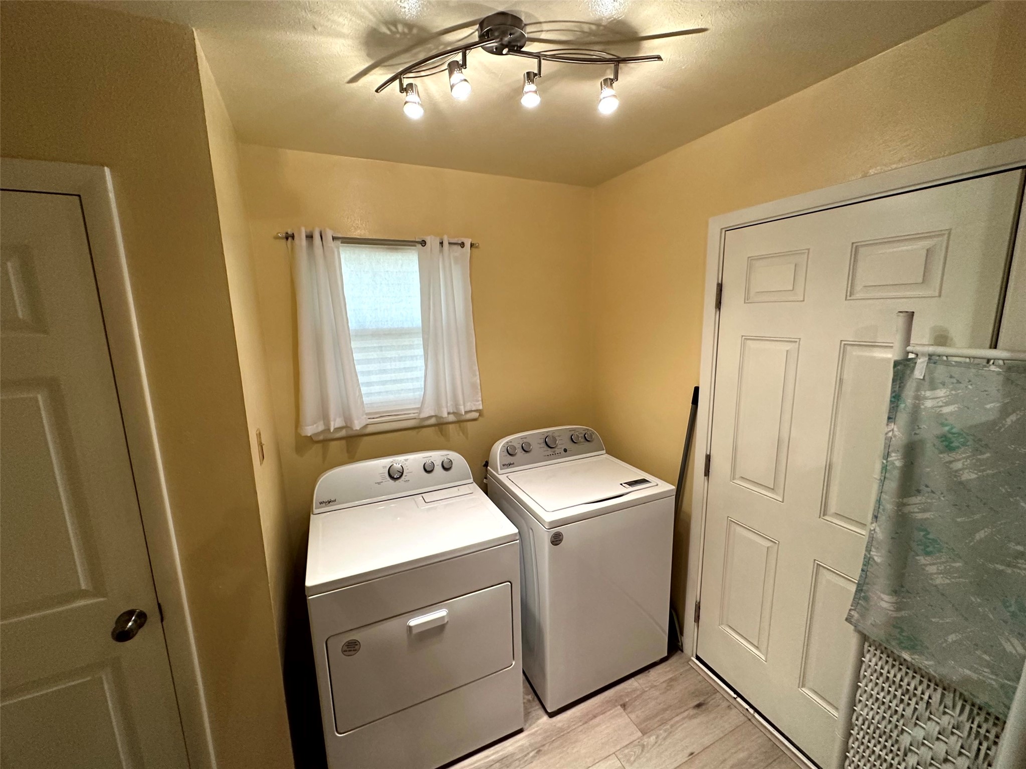 4517 Owendale Drive Benbrook TX 76116