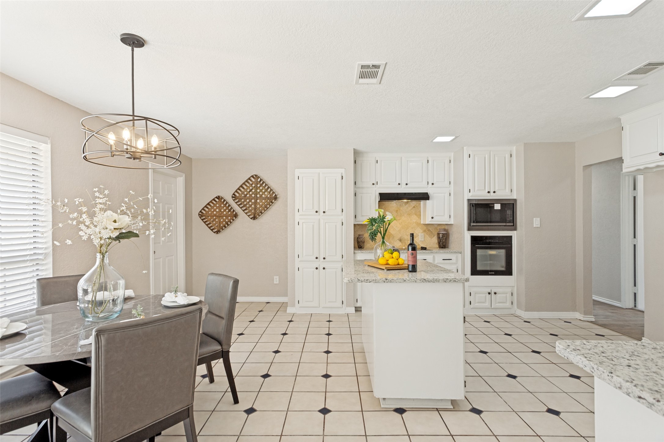 4201 High Mesa Court Arlington TX 76016