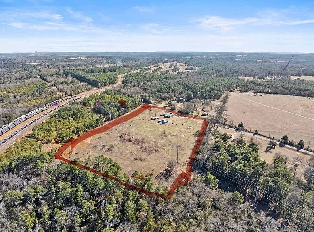 1135 County Road 2112 Daingerfield TX 75638