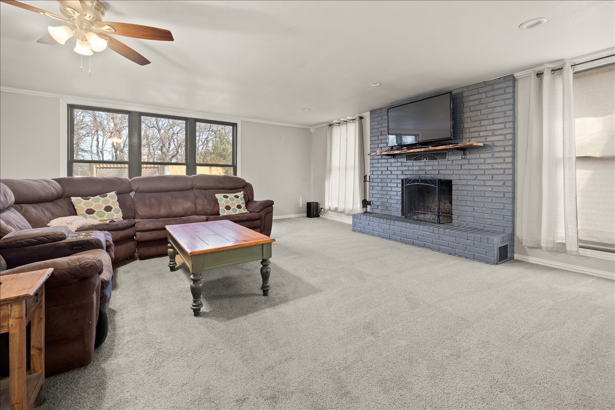 100 Sands Drive Azle TX 76020