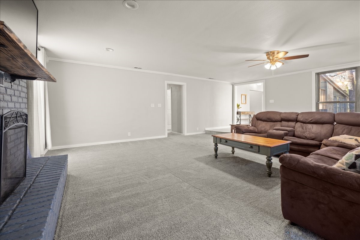 100 Sands Drive Azle TX 76020