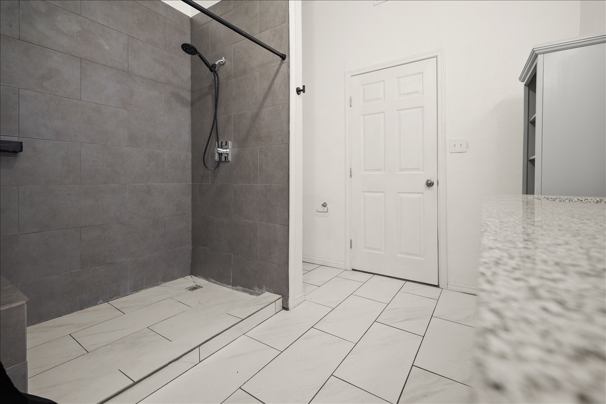 100 Sands Drive Azle TX 76020