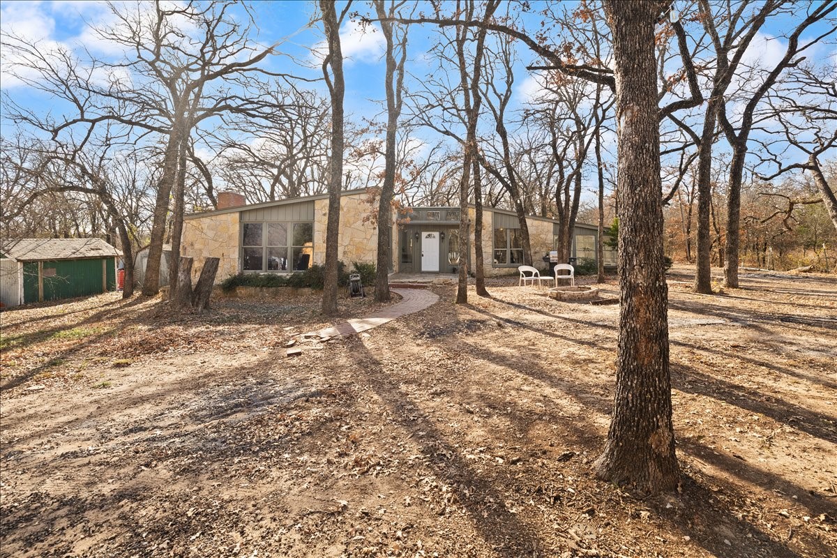 100 Sands Drive Azle TX 76020