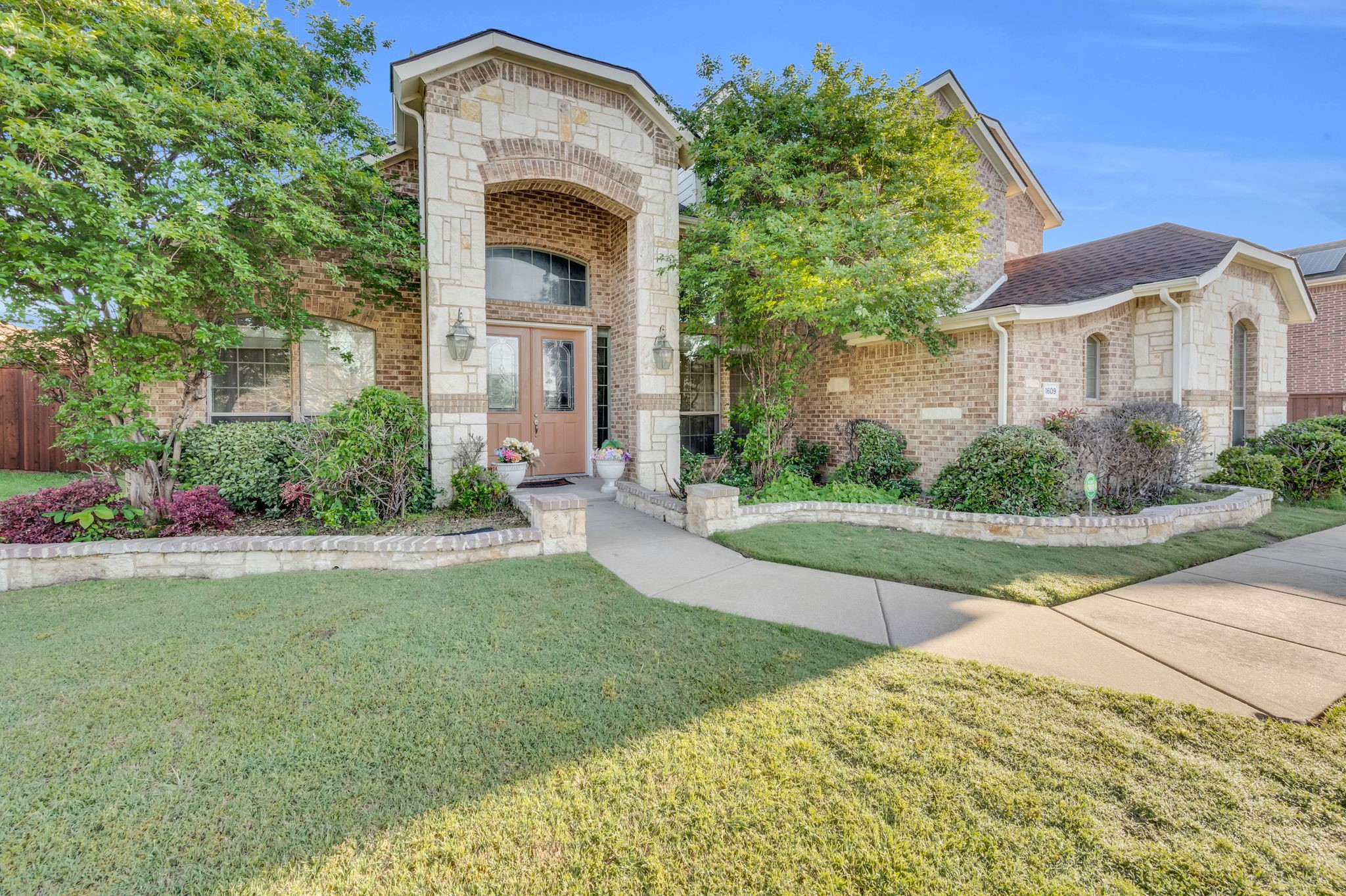 1609 Turtle Point Drive Desoto TX 75115