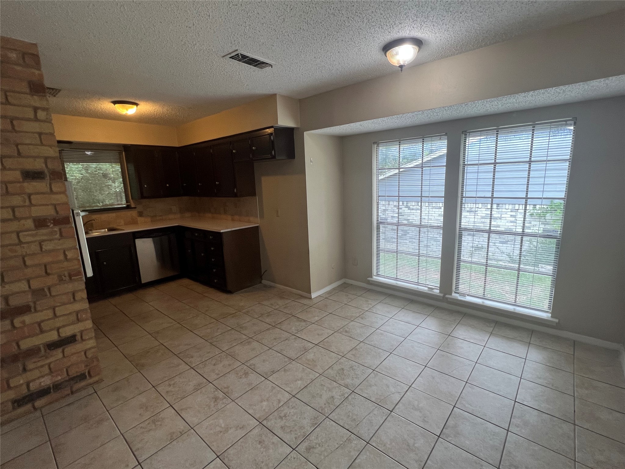 7604 Craig Street Fort Worth TX 76112