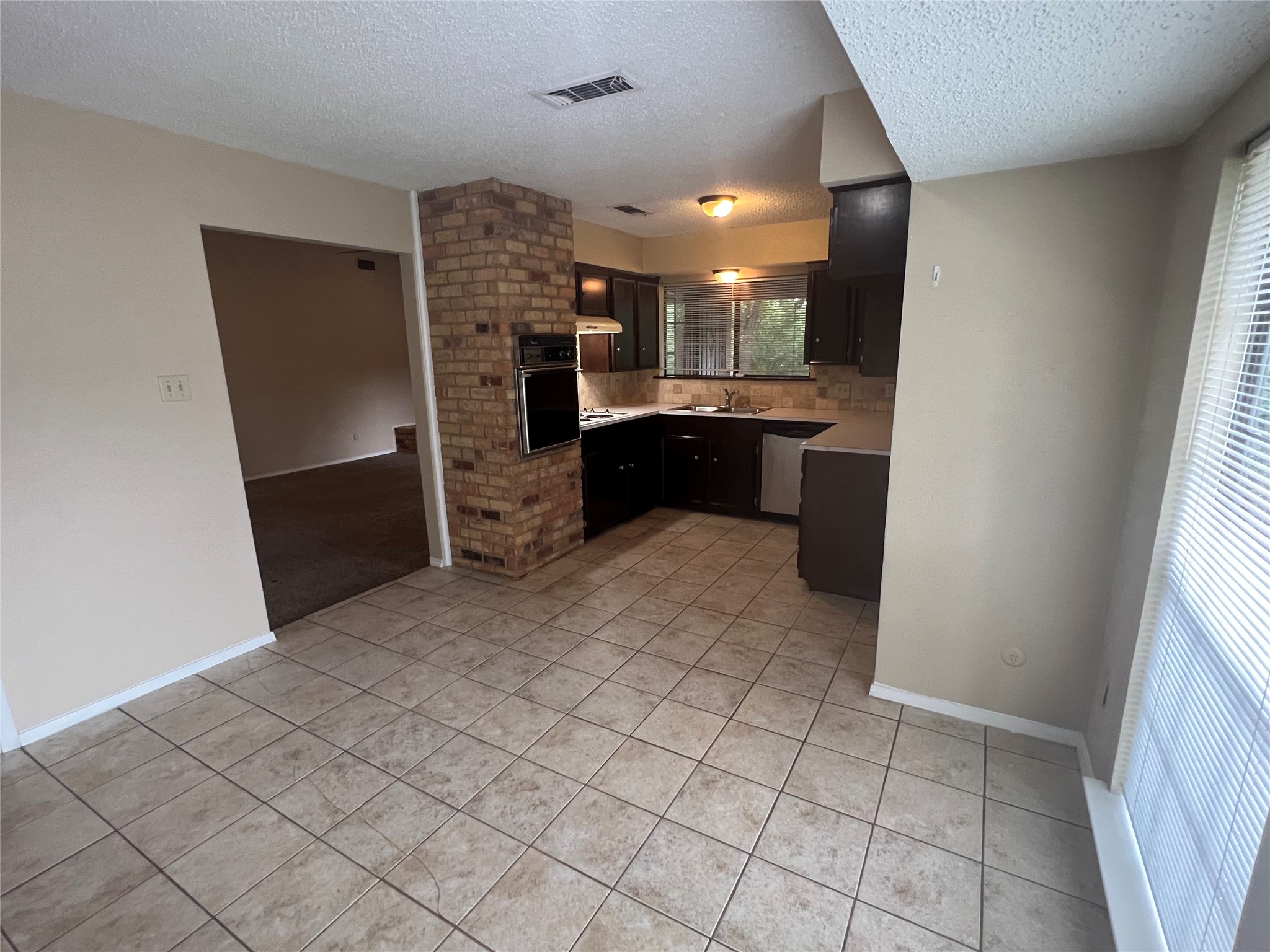 7604 Craig Street Fort Worth TX 76112