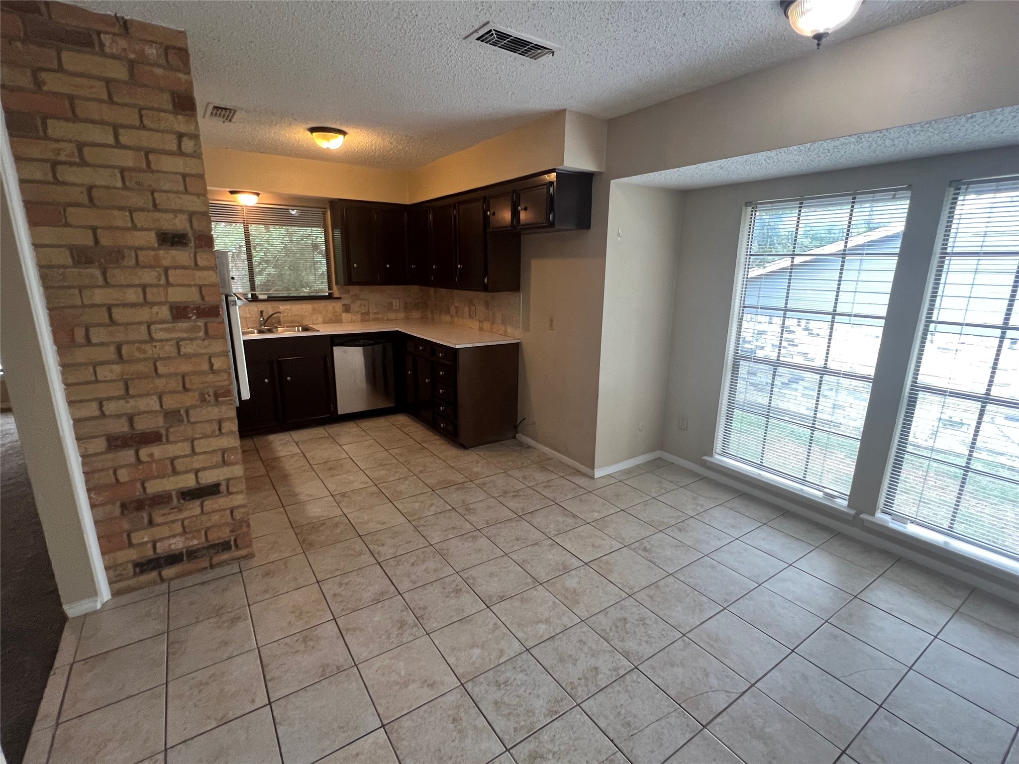 7604 Craig Street Fort Worth TX 76112
