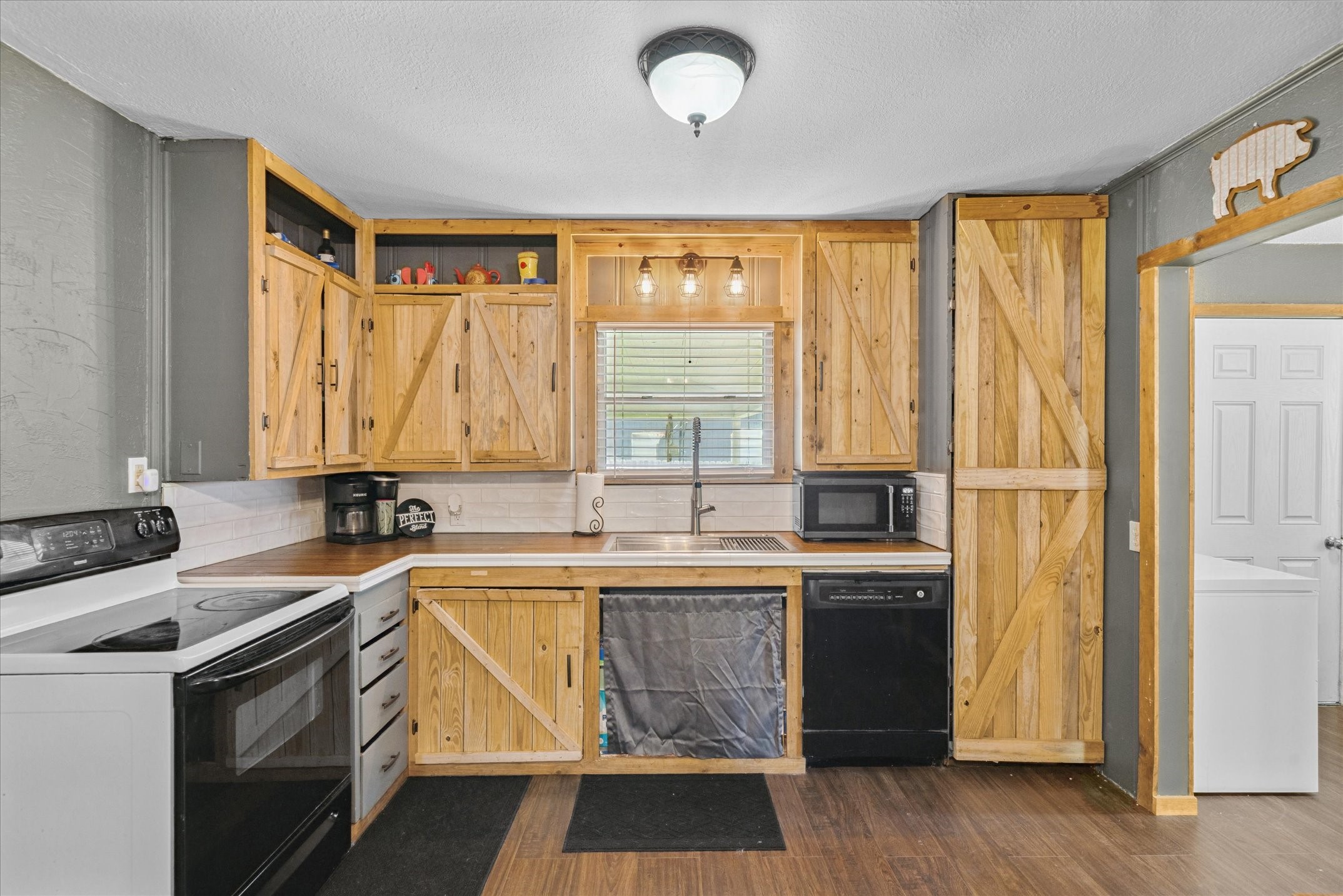 189 S Pine Street Van TX 75790