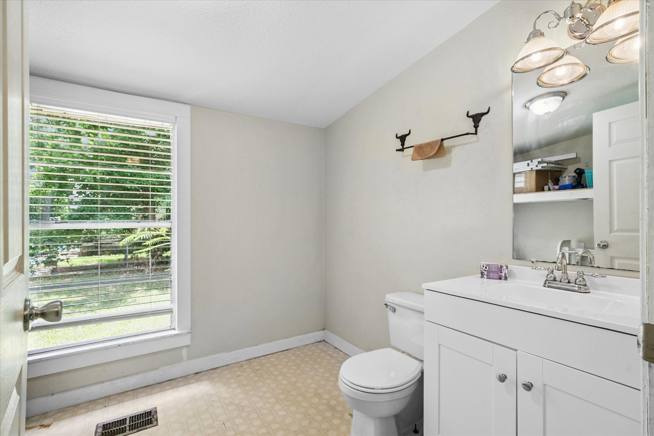 189 S Pine Street Van TX 75790