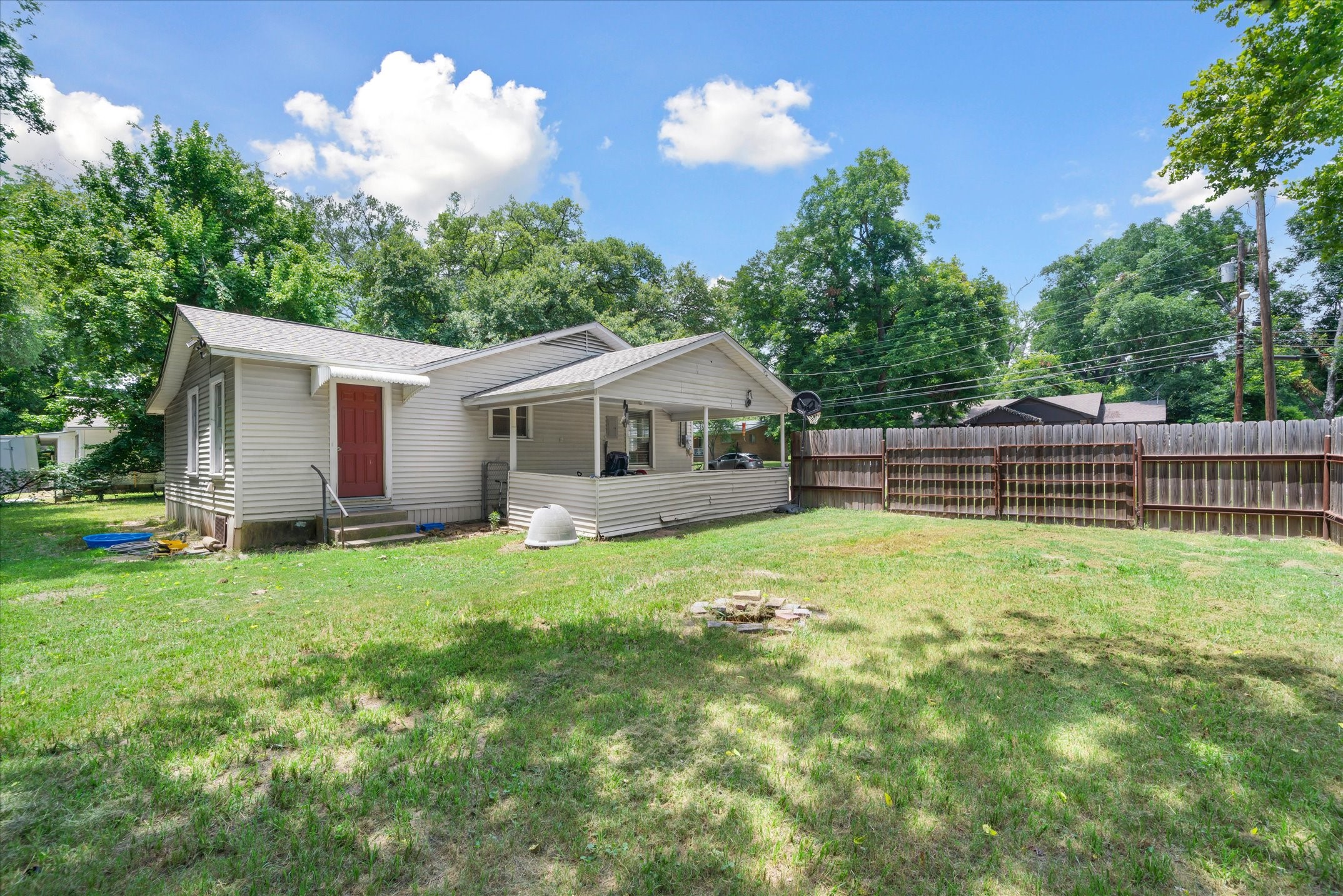 189 S Pine Street Van TX 75790