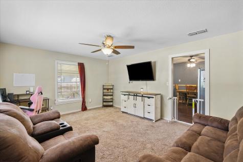 189 S Pine Street Van TX 75790