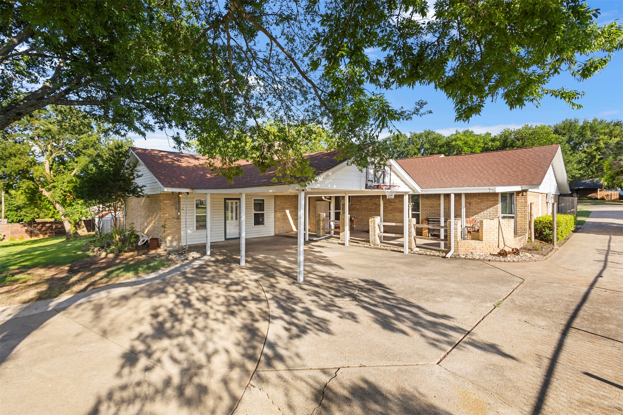 103 Cedar Drive Oak Leaf TX 75154
