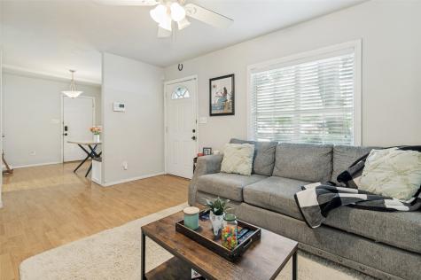 2418 W 5th Street Irving TX 75060