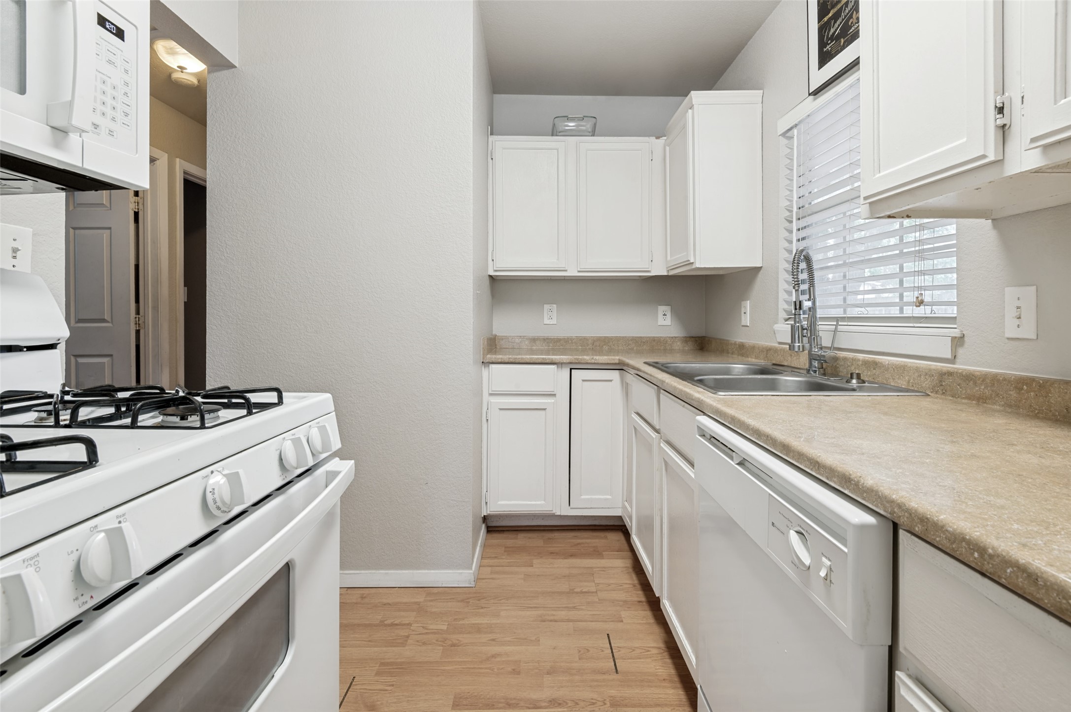 2418 W 5th Street Irving TX 75060