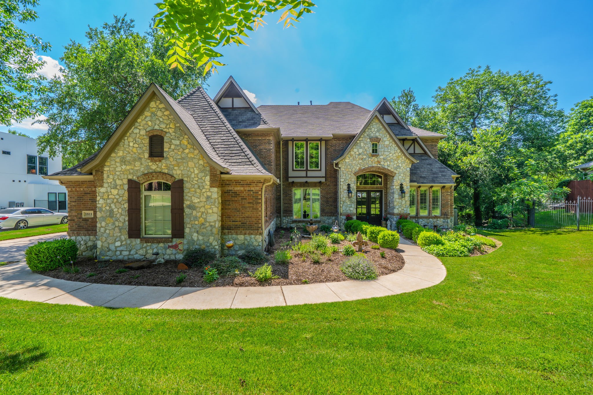 1811 Magic Valley Lane Cedar Hill TX 75104