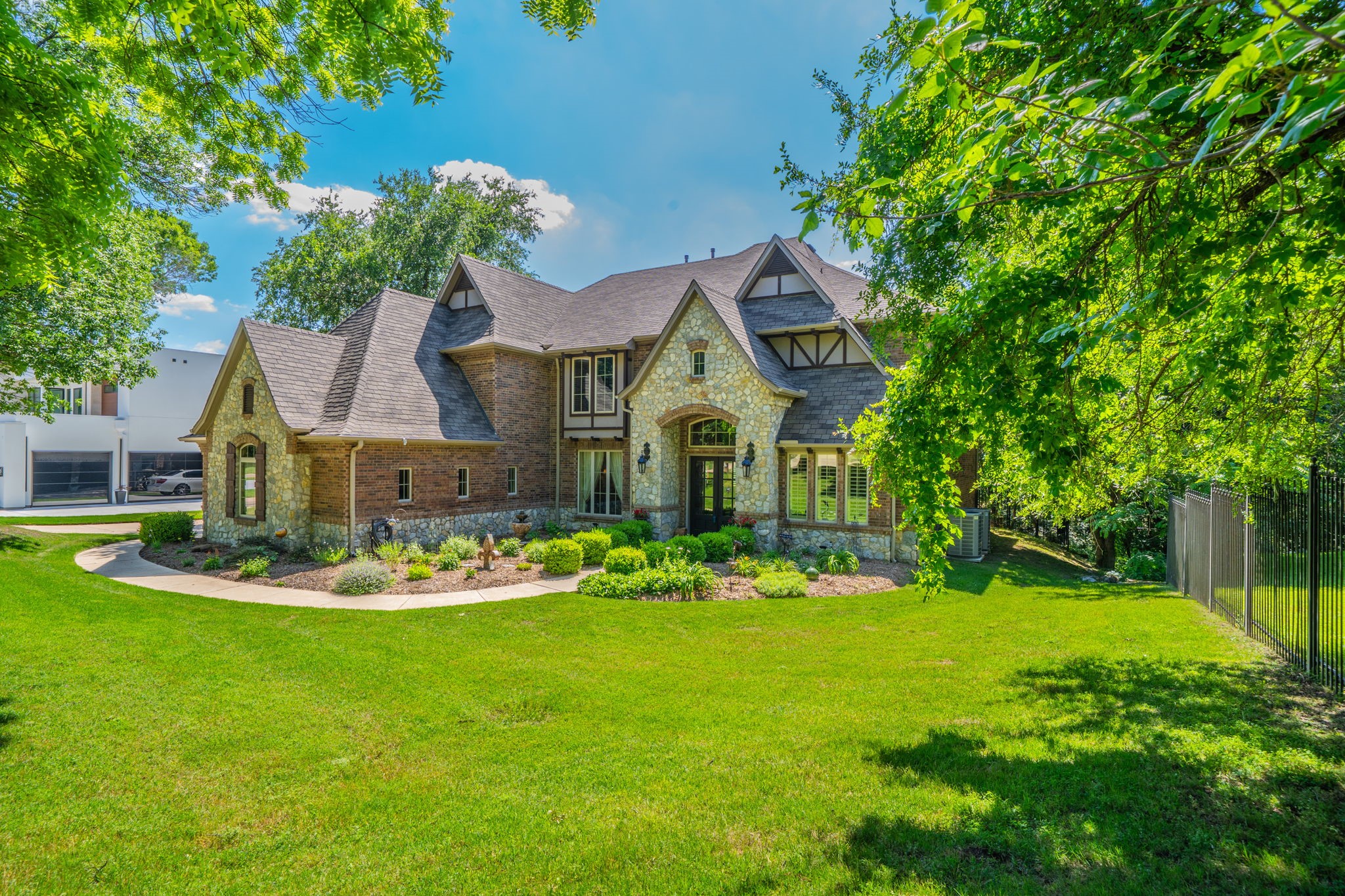 1811 Magic Valley Lane Cedar Hill TX 75104
