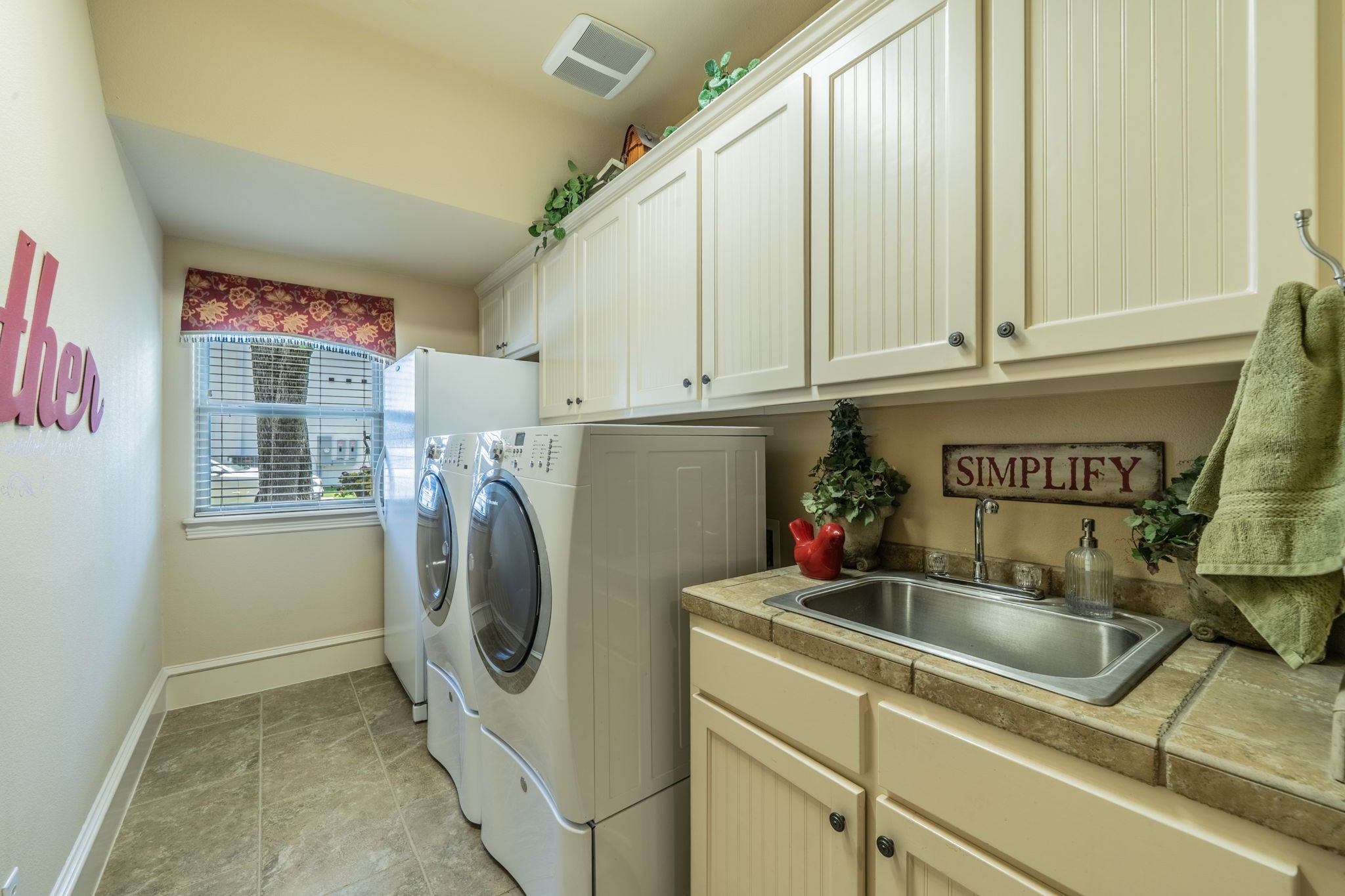 1811 Magic Valley Lane Cedar Hill TX 75104